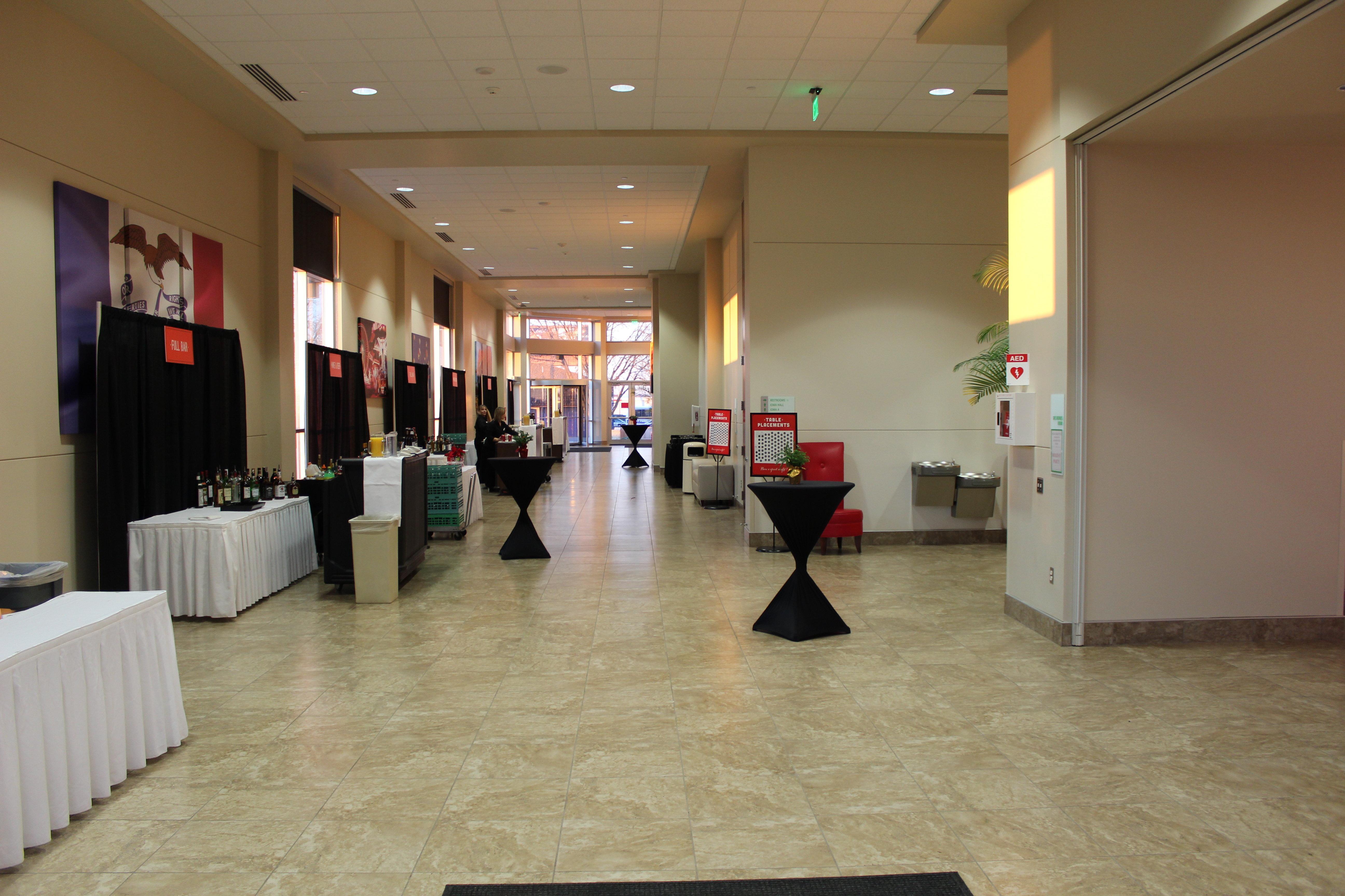Holiday Inn Des Moines-Airport Conf Center By Ihg Exterior foto