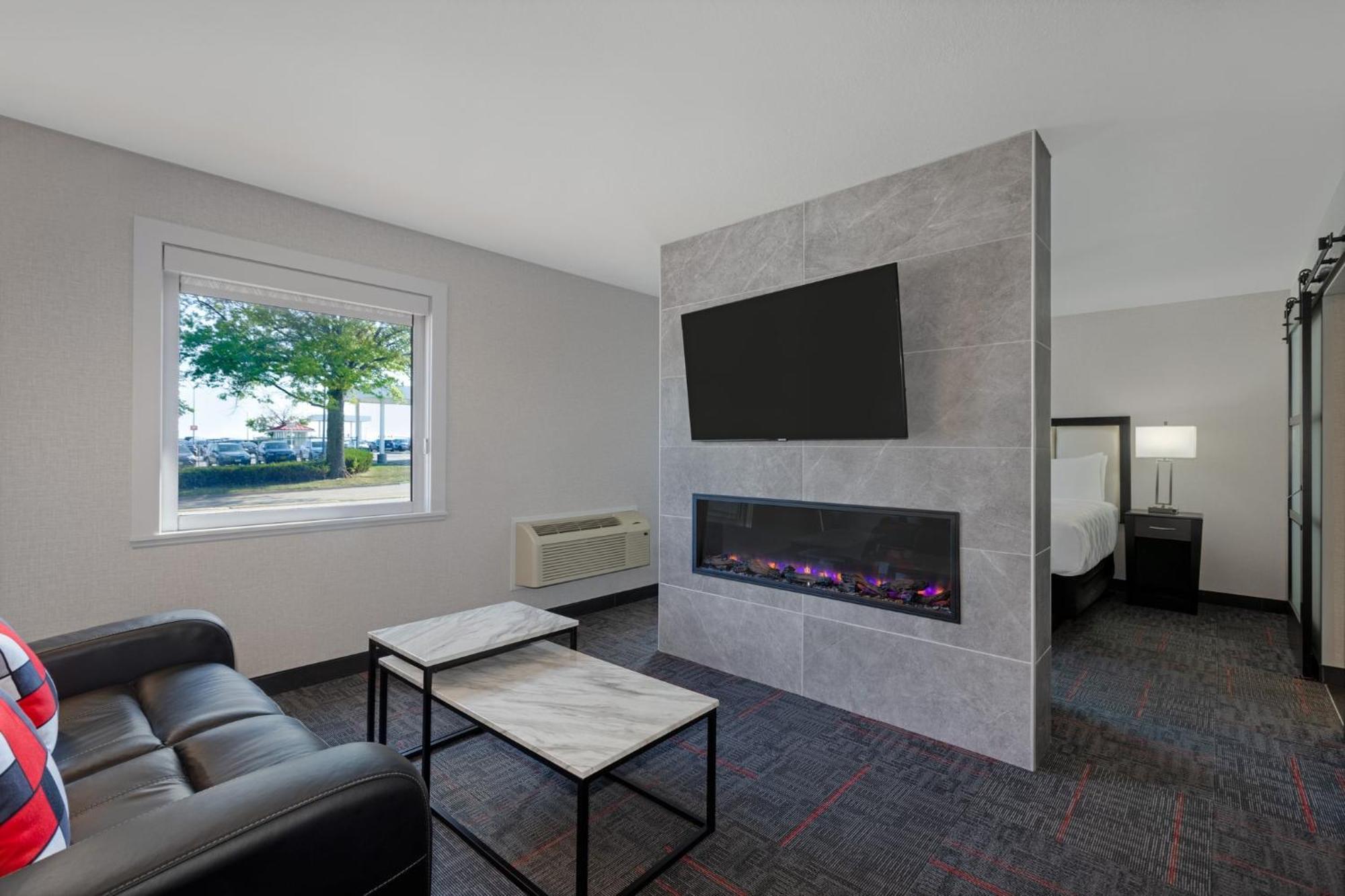 Holiday Inn Des Moines-Airport Conf Center By Ihg Exterior foto