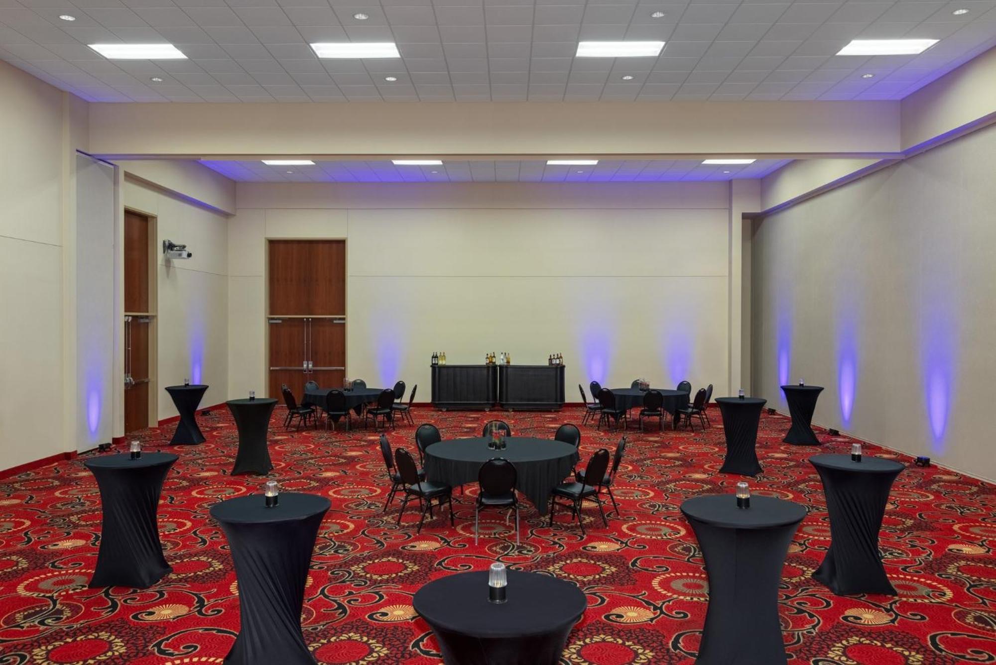 Holiday Inn Des Moines-Airport Conf Center By Ihg Exterior foto