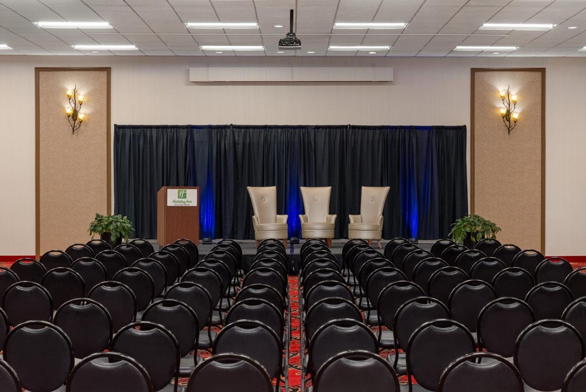Holiday Inn Des Moines-Airport Conf Center By Ihg Exterior foto