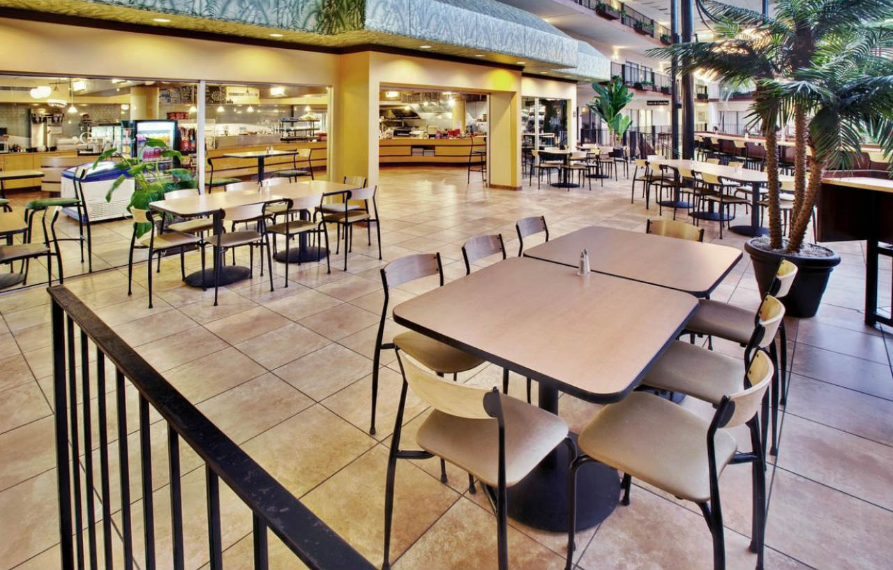 Holiday Inn Des Moines-Airport Conf Center By Ihg Exterior foto